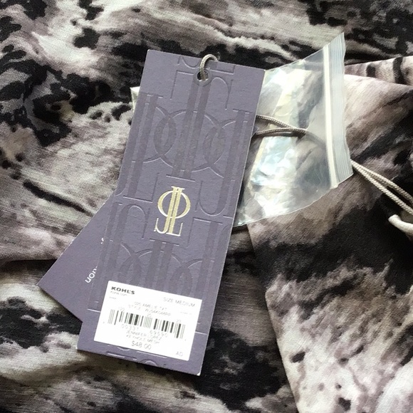 Jennifer Lopez Split Sleeve Blouse - Picture 11 of 11